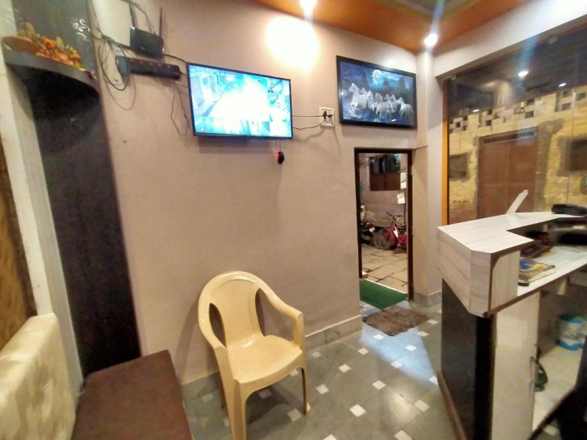 Hotel Aakash Ganga Varanasi Exterior photo