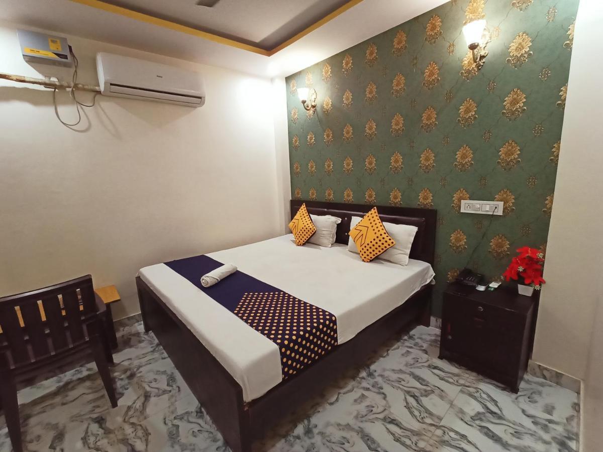 Hotel Aakash Ganga Varanasi Exterior photo