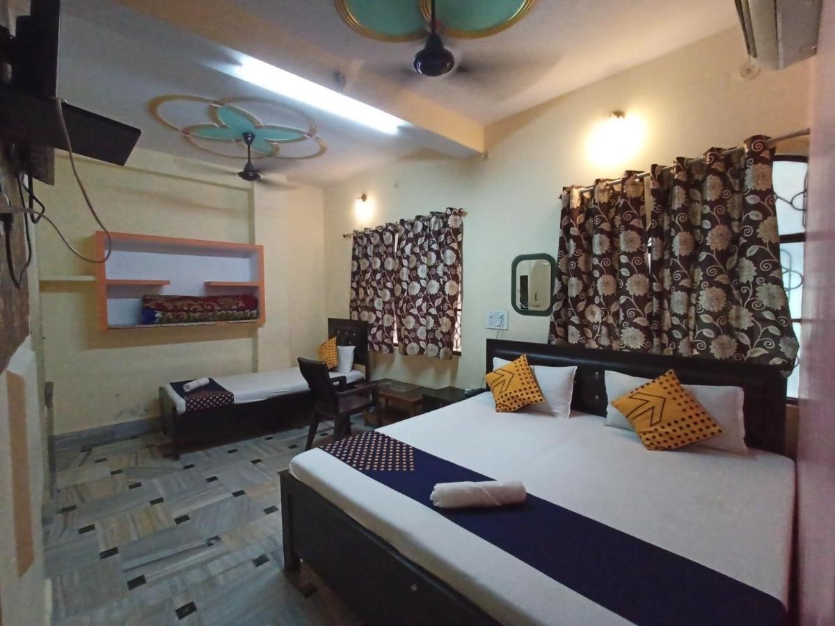Hotel Aakash Ganga Varanasi Exterior photo