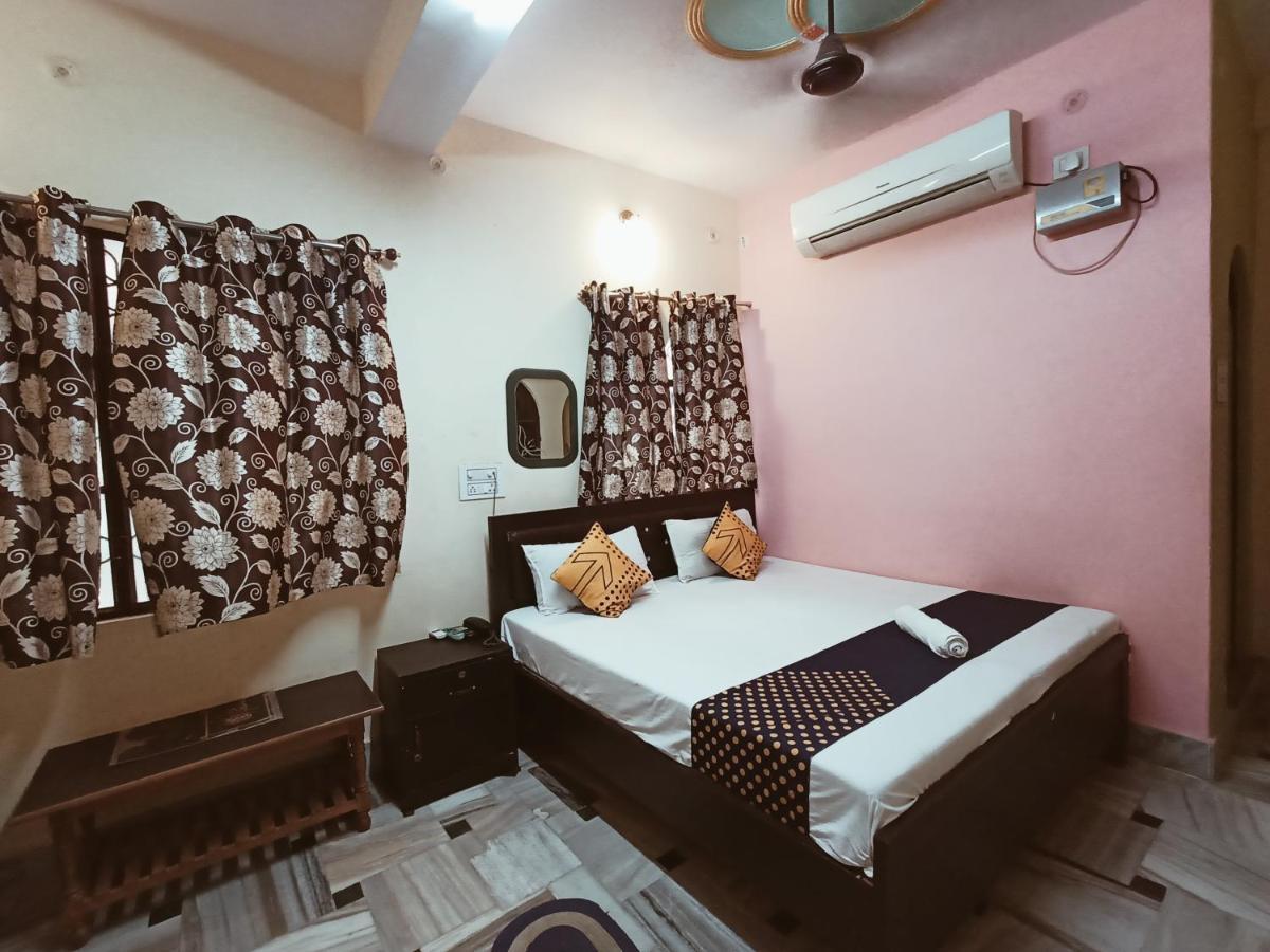 Hotel Aakash Ganga Varanasi Exterior photo